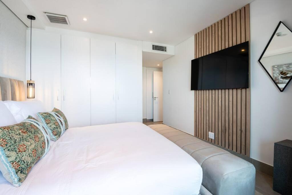 Lux Oceans 2 Bedroom In Umhlanga Apartment *