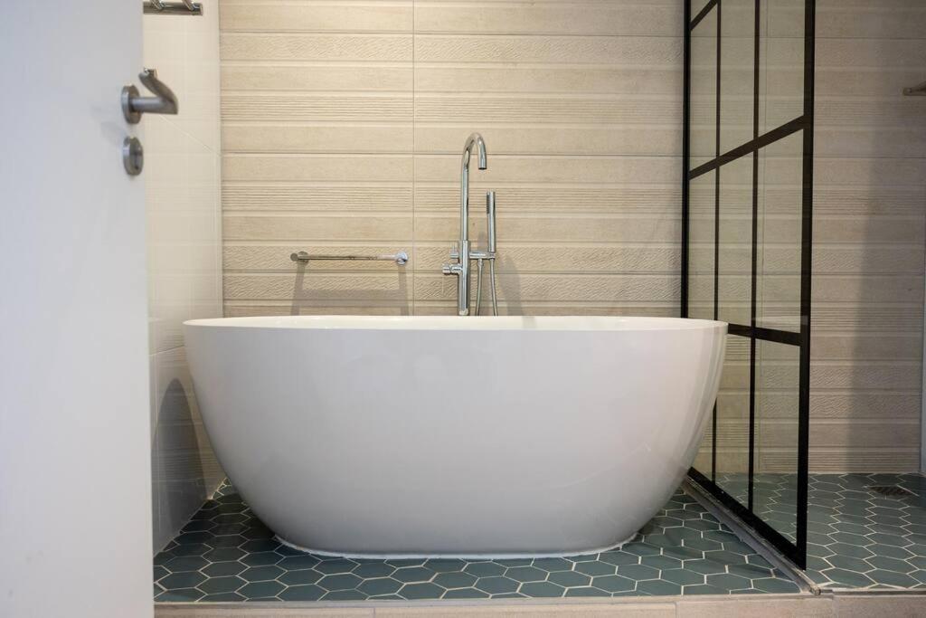 Lux Oceans 2 Bedroom In Umhlanga Durban